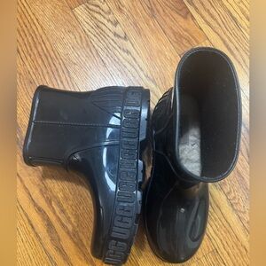 Ugg Women's Rain/ Snow Waterproof Boots Size 6 Taffy Black  Drizlita Rubber